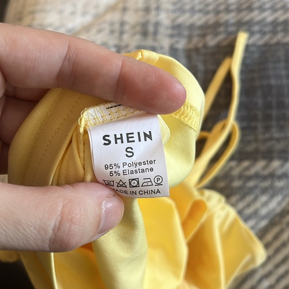 crop top - Picture 3 of 4